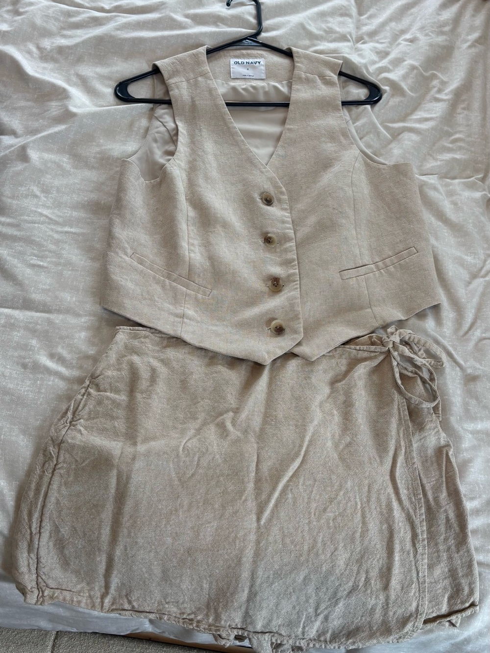 Old Navy Beige Linen-Blend Skort Set with Buttoned Vest
